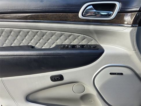 Used 2018 Jeep Grand Cherokee Summit image 18