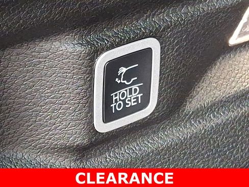 Used 2025 Jeep Grand Cherokee L Limited w/ Black Appearance Package image 31