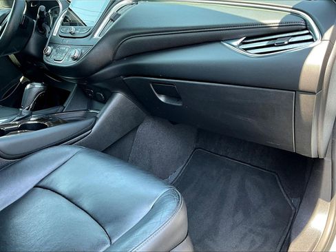 Used 2017 Chevrolet Malibu Premier w/ Premier Sun and Wheel Package FWD image 26