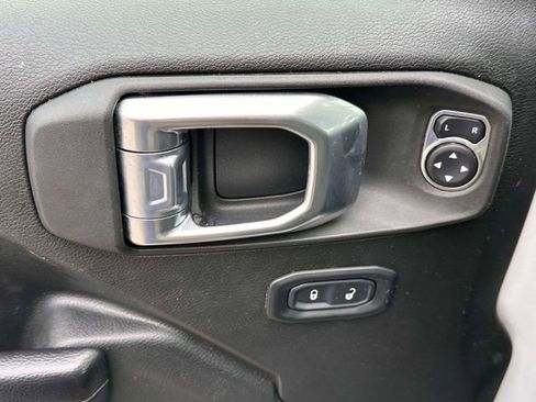 Used 2021 Jeep Gladiator Sport AWD/4WD image 11