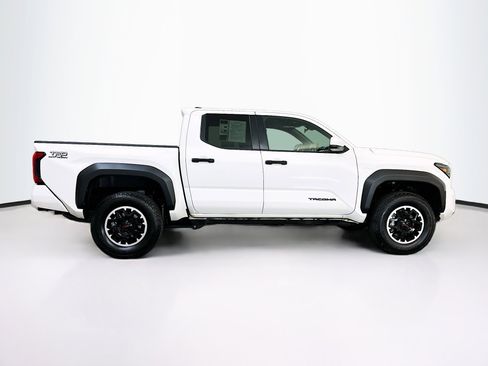Used 2024 Toyota Tacoma TRD Off-Road image 10