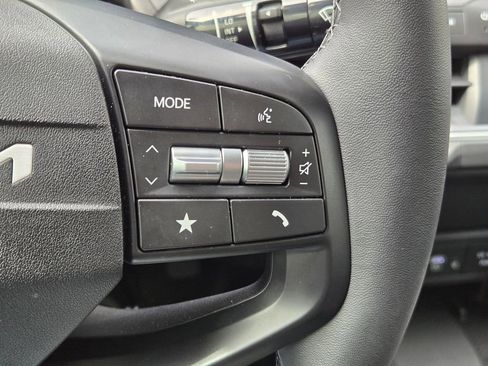 Certified 2025 Kia K4 EX image 32