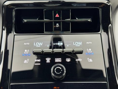 Used 2025 Porsche Panamera w/ Premium Package image 31