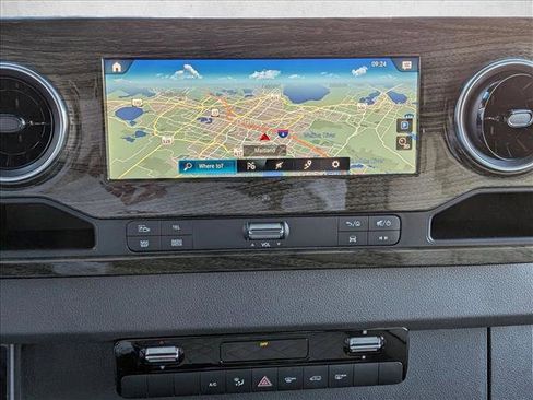 Used 2023 Mercedes-Benz Sprinter 2500 image 13