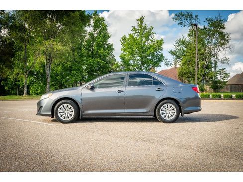Used 2013 Toyota Camry FWD image 8
