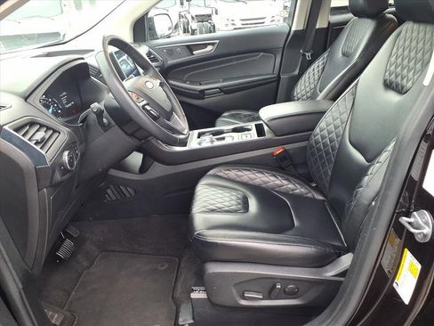 Used 2024 Ford Edge Titanium image 8