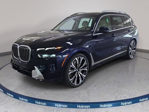 Used 2025 BMW X7 xDrive40i w/ Premium Package image 1