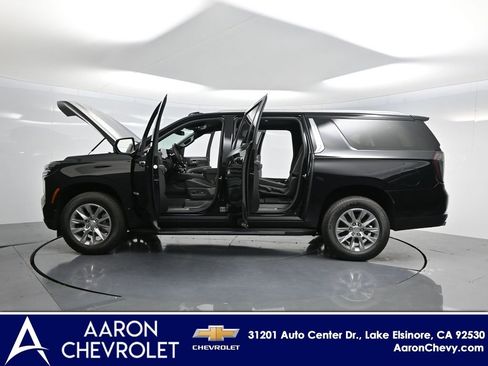 New 2025 Chevrolet Suburban Premier w/ LPO, Illumination Package RWD image 38