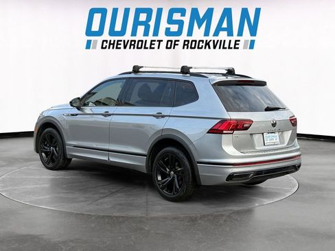 Used 2023 Volkswagen Tiguan SE R-Line image 4