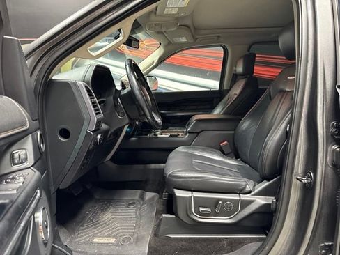 Used 2018 Ford Expedition Platinum RWD image 4