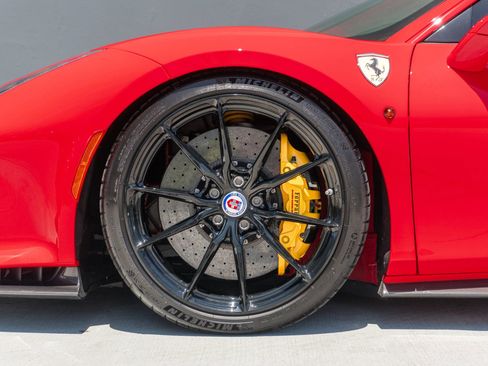 Used 2019 Ferrari 488 Pista Coupe RWD image 15