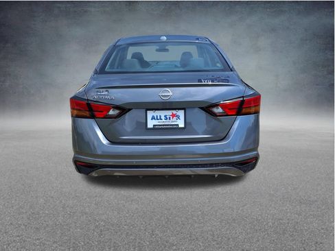 Used 2025 Nissan Altima 2.5 SV FWD image 8
