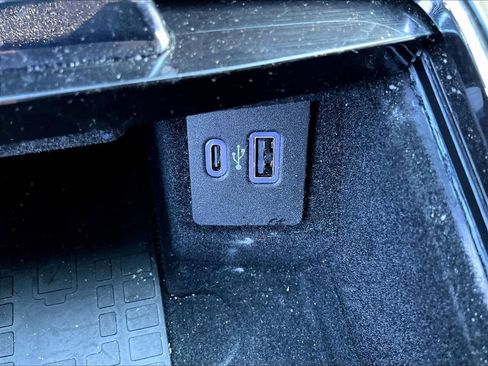 Used 2022 Lincoln Nautilus Reserve image 27