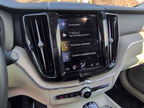 Used 2021 Volvo XC60 T5 Inscription w/ Advanced Package image 29