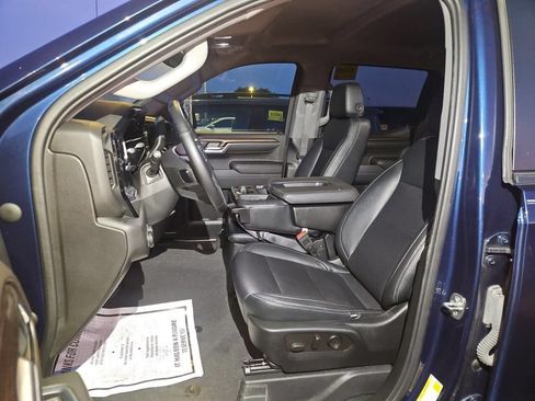 Used 2023 Chevrolet Silverado 1500 RST w/ Z71 Off-Road Package AWD/4WD image 11