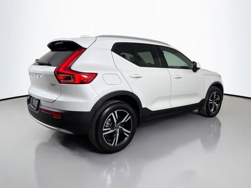 Certified 2023 Volvo XC40 B4 Core FWD image 6