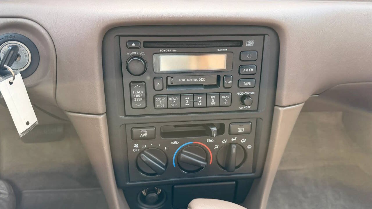 Used 1999 Toyota Camry LE w/ Value Pkg FWD image 15