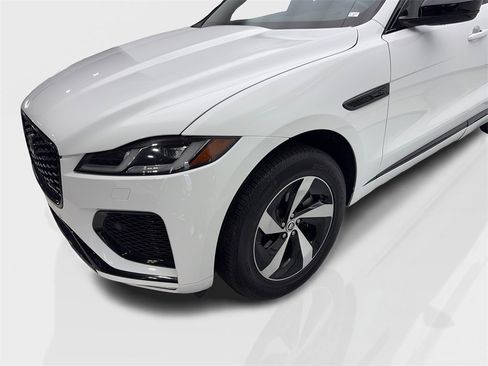 Used 2024 Jaguar F-PACE R-Dynamic S image 18