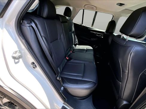 Used 2022 Subaru Outback Limited AWD/4WD image 20