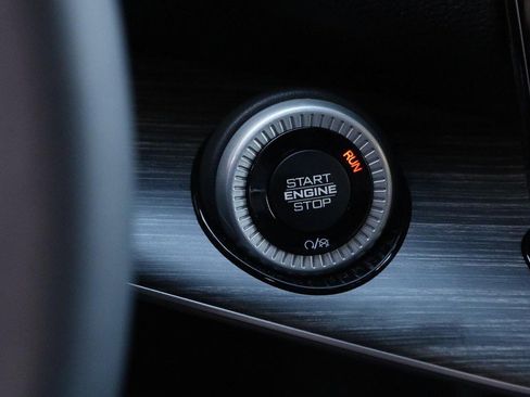 Used 2023 Jeep Wagoneer Series II w/ Flexible Seating Group image 17