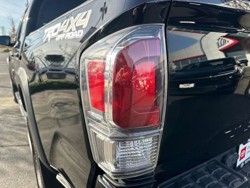 Certified 2021 Toyota Tacoma TRD Off-Road w/ Technology Package image 10
