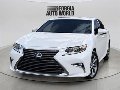 Used 2017 Lexus ES 300h w/ Luxury Package