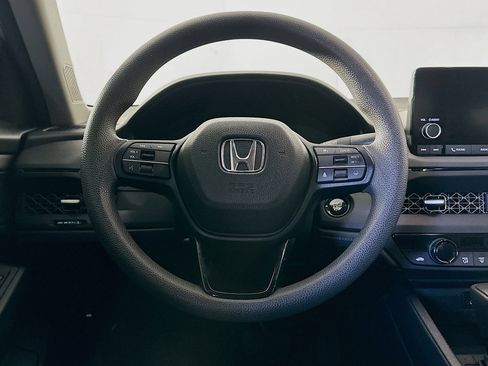 Used 2025 Honda Accord SE image 18