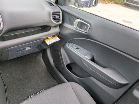 New 2026 Hyundai Venue SE FWD image 15