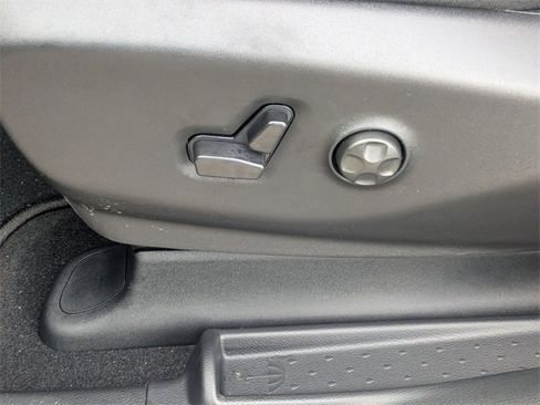 New 2026 Chrysler Pacifica Select image 13