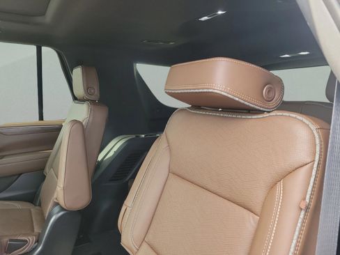 Used 2022 Chevrolet Tahoe High Country w/ LPO, Illumination Package image 5