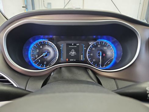 Used 2023 Chrysler Voyager LX FWD image 19