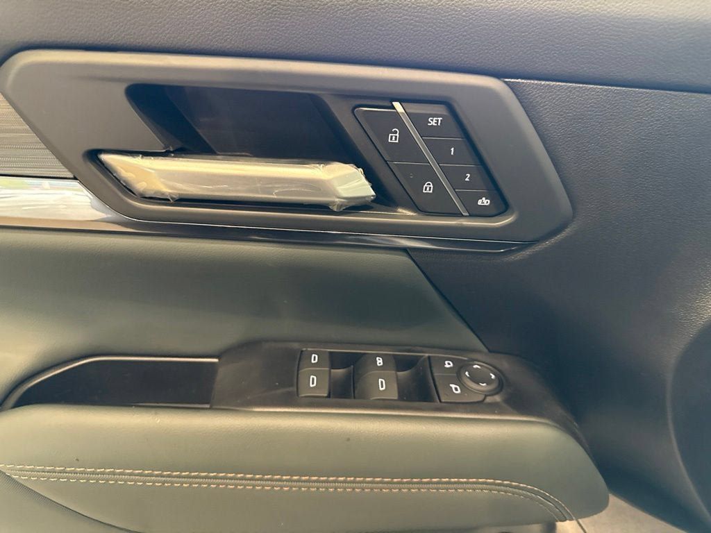 New 2027 GMC Terrain AT4 w/ Convenience Package III AWD/4WD image 25