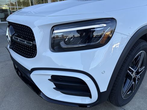 New 2026 Mercedes-Benz GLB 250 image 4