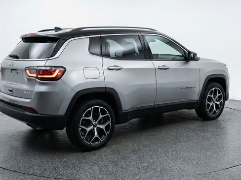 Used 2025 Jeep Compass Limited AWD/4WD image 9