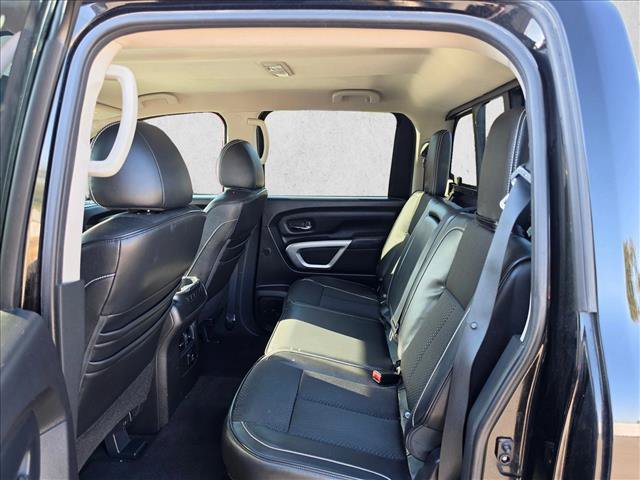 Used 2017 Nissan Titan PRO-4X AWD/4WD image 17