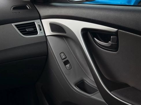 Used 2012 Hyundai Elantra Limited w/ Technology Pkg 5 FWD image 29