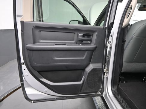 Used 2018 RAM 1500 Express w/ Express Value Package AWD/4WD image 14
