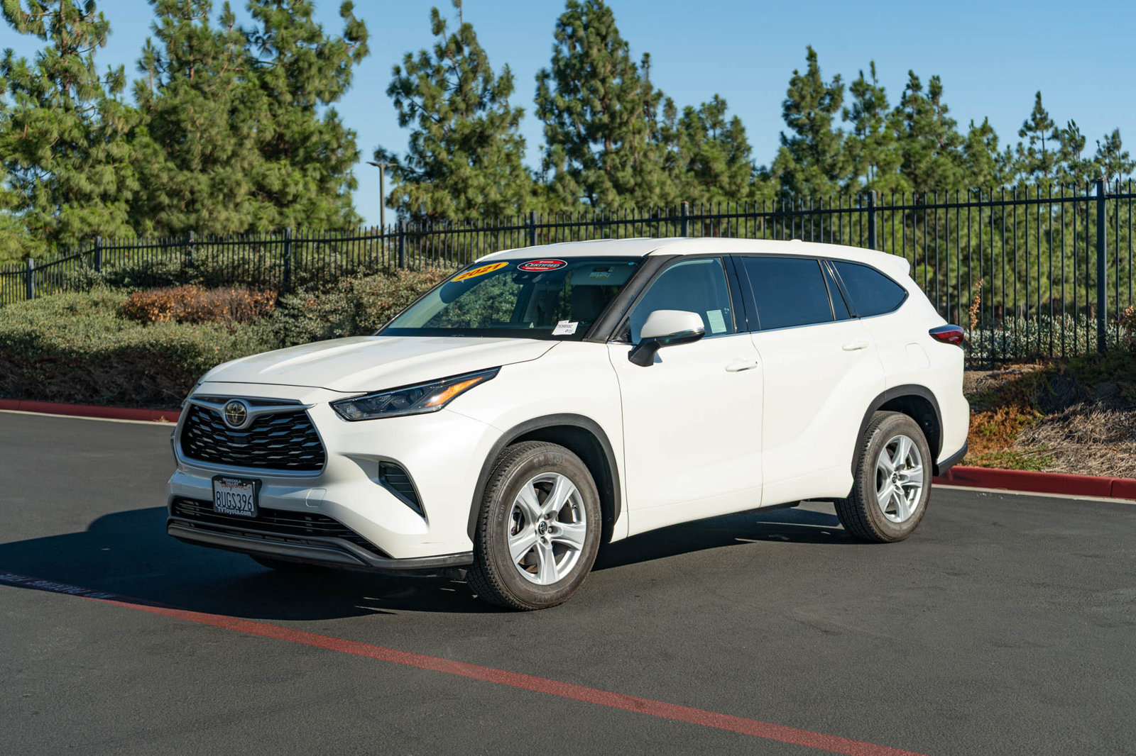 Certified 2021 Toyota Highlander L FWD image 3