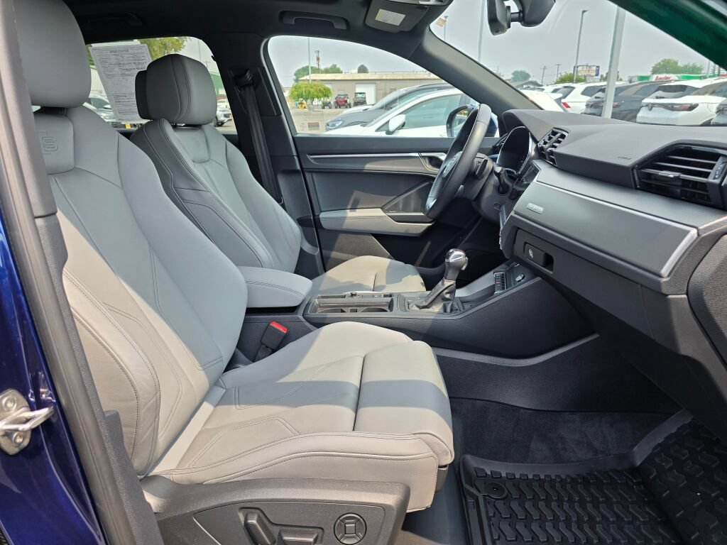 Used 2023 Audi Q3 2.0T Premium Plus w/ Premium Plus Package AWD/4WD image 16