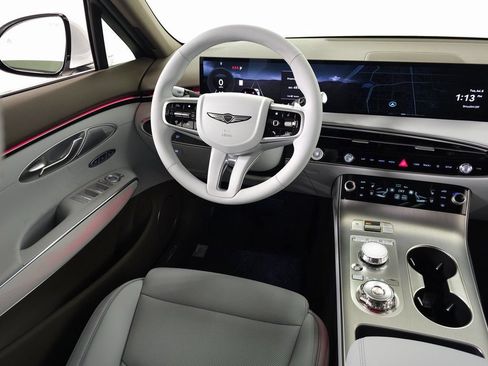 Used 2026 Genesis GV70 2.5T Advanced AWD/4WD image 13