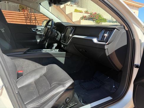 Used 2020 Volvo V60 T5 Cross Country w/ Protection Package Premier image 13