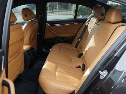 Used 2023 BMW 540i w/ M Sport Package image 21