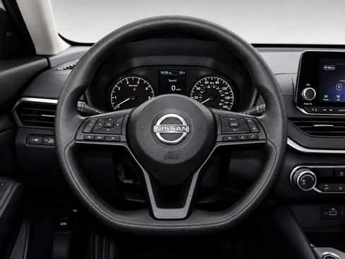 Used 2023 Nissan Altima 2.5 S FWD image 12