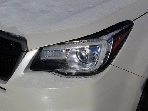 Used 2018 Subaru Forester 2.5i Touring image 11