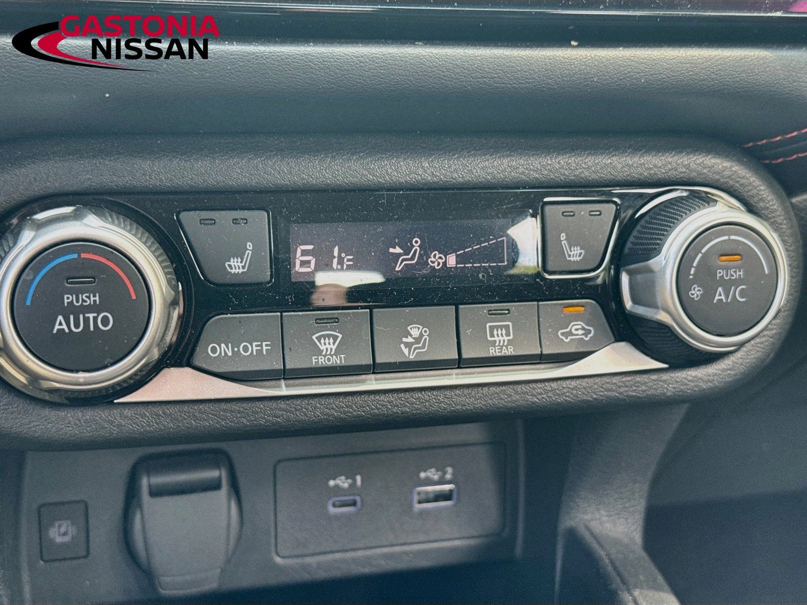Used 2024 Nissan Versa SR FWD image 19