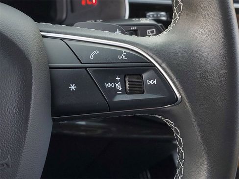 Certified 2025 Audi Q8 Premium Plus image 9