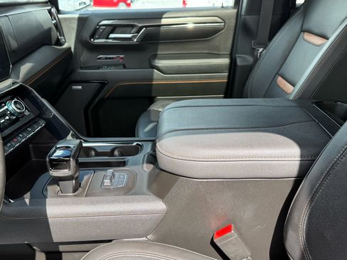 Used 2023 GMC Sierra 1500 AT4 w/ AT4 Premium Package image 23