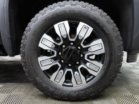 Used 2025 GMC Sierra 2500 Denali w/ Technology Package image 8