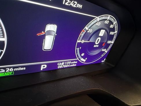 Used 2023 Mitsubishi Outlander 4WD Plug-In Hybrid image 3