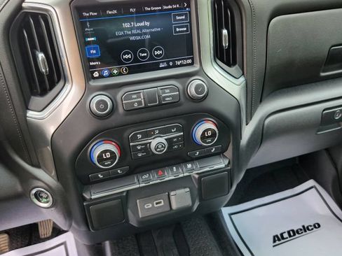 Used 2022 Chevrolet Silverado 1500 RST w/ Redline Edition AWD/4WD image 14